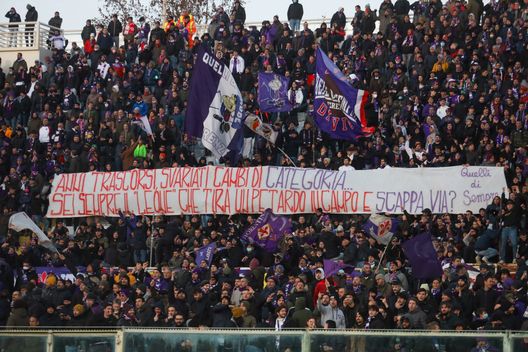 GERMOGLI PH: 11 DICEMBRE 2021 FIRENZE STADIO ARTEMIO FRANCHI SERIE A FIORENTINA VS SALERNITANA NELLA FOTO GERMOGLI PH: 11 DICEMBRE 2021 FIRENZE STADIO ARTEMIO FRANCHI SERIE A FIORENTINA VS SALERNITANA NELLA FOTO