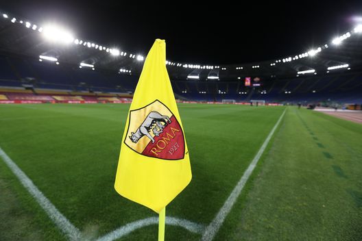 ROME, ITALY - MARCH 21: A detailed view of a AS Roma corner flag prior to the Serie A match between AS Roma and SSC Napoli at Stadio Olimpico on March 21, 2021 in Rome, Italy. Sporting stadiums around Italy remain under strict restrictions due to the Coronavirus Pandemic as Government social distancing laws prohibit fans inside venues resulting in games being played behind closed doors. (Photo by Paolo Bruno/Getty Images) ROME, ITALY - MARCH 21: A detailed view of a AS Roma corner flag prior to the Serie A match between AS Roma and SSC Napoli at Stadio Olimpico on March 21, 2021 in Rome, Italy. Sporting stadiums around Italy remain under strict restrictions due to the Coronavirus Pandemic as Government social distancing laws prohibit fans inside venues resulting in games being played behind closed doors. (Photo by Paolo Bruno/Getty Images)