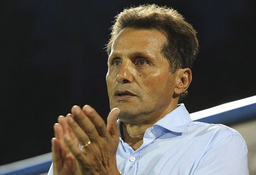VARESE, ITALY - AUGUST 31: Modena FC manager Walter Alfredo Novellino looks on before the Serie B match between AS Varese and Modena FC at Stadio Franco Ossola on August 31, 2013 in Varese, Italy. (Photo by Marco Luzzani/Getty Images) VARESE, ITALY - AUGUST 31: Modena FC manager Walter Alfredo Novellino looks on before the Serie B match between AS Varese and Modena FC at Stadio Franco Ossola on August 31, 2013 in Varese, Italy. (Photo by Marco Luzzani/Getty Images)
