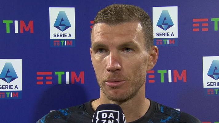 Dzeko: “Vittoria da grande squadra. Stavo per uscire? Forse il mister aveva bevuto…” Dzeko: “Vittoria da grande squadra. Stavo per uscire? Forse il mister aveva bevuto…”