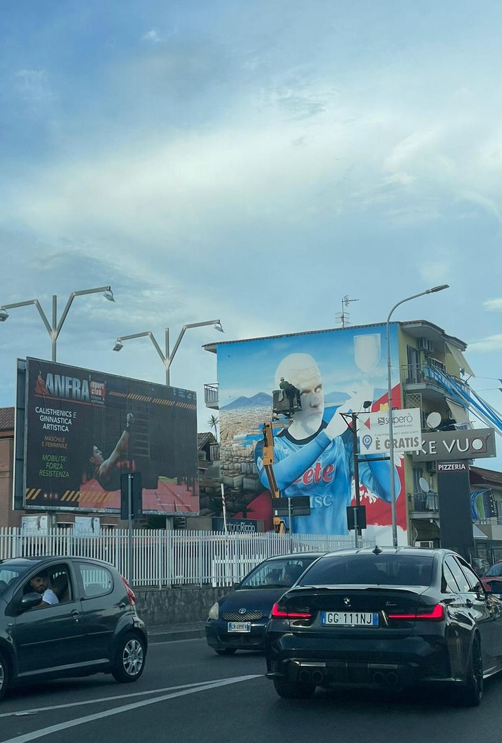 GALLERY In fase di lavorazione un nuovo murales per Piotr Zielinski: il luogo - immagine 4