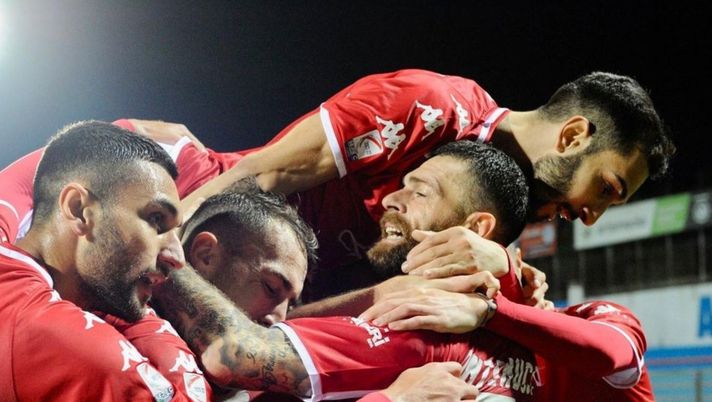Bari, derby ok e adesso un clima più sereno: “Cari tifosi, seguiteci con più equilibrio” Bari, derby ok e adesso un clima più sereno: “Cari tifosi, seguiteci con più equilibrio” - immagine 1