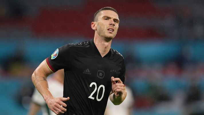 MUNICH, GERMANY - JUNE 23: Robin Gosens of Germany looks on during the UEFA Euro 2020 Championship Group F match between Germany and Hungary at Allianz Arena on June 23, 2021 in Munich, Germany. (Photo by Alexander Hassenstein/Getty Images) ORDINE DEL…GIORNO – Gosens e Vlahovic infiammano la corsa Champions - immagine 1