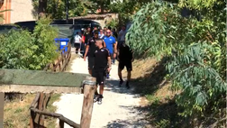 VIDEO Palermo, la squadra arriva a Marineo: c’è anche Matteo Brunori