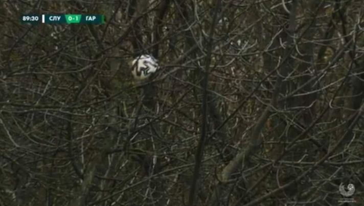 ...Chi lo va a prendere quel pallone...? ...Chi lo va a prendere quel pallone...?