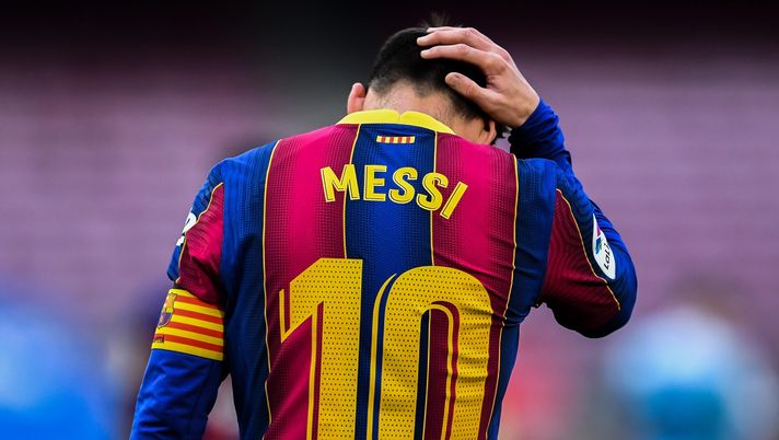 BARCELONA, SPAIN - MAY 16: Lionel Messi of FC Barcelona shows his dejection during the La Liga Santander match between FC Barcelona and RC Celta at Camp Nou on May 16, 2021 in Barcelona, Spain. Sporting stadiums around Spain remain under strict restrictions due to the Coronavirus Pandemic as Government social distancing laws prohibit fans inside venues resulting in games being played behind closed doors. (Photo by David Ramos/Getty Images) BARCELONA, SPAIN - MAY 16: Lionel Messi of FC Barcelona shows his dejection during the La Liga Santander match between FC Barcelona and RC Celta at Camp Nou on May 16, 2021 in Barcelona, Spain. Sporting stadiums around Spain remain under strict restrictions due to the Coronavirus Pandemic as Government social distancing laws prohibit fans inside venues resulting in games being played behind closed doors. (Photo by David Ramos/Getty Images)
