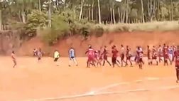 VIDEO / Assurdo in Brasile: arbitro accoltella giocatore in campo