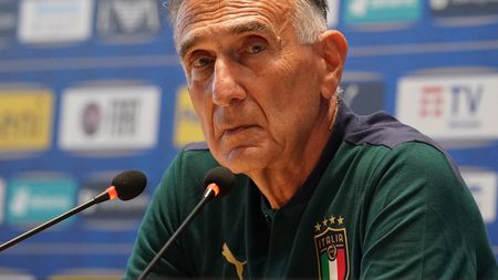 FLORENCE, ITALY - JUNE 13: Andrea Ferretti, doctor of Italy, speaks with the media during press conference at Centro Tecnico Federale di Coverciano on June 13, 2021 in Florence, Italy. (Photo by Claudio Villa/Getty Images) FLORENCE, ITALY - JUNE 13: Andrea Ferretti, doctor of Italy, speaks with the media during press conference at Centro Tecnico Federale di Coverciano on June 13, 2021 in Florence, Italy. (Photo by Claudio Villa/Getty Images)