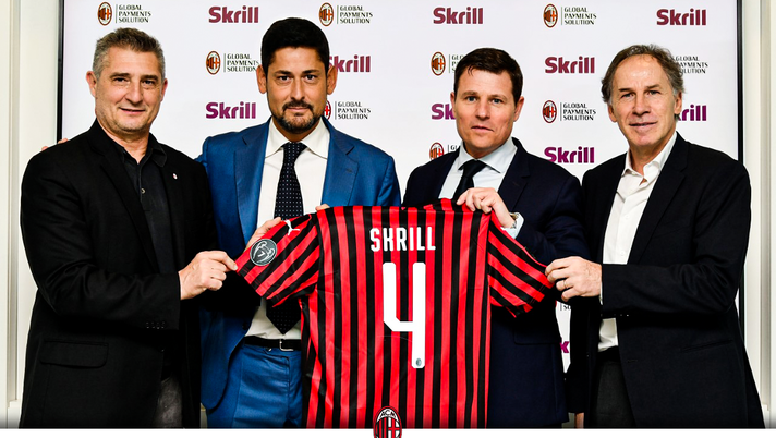 Franco Baresi e Daniele Massaro con lo sponsor del Milan 'Skrill' (Ac Milan) 