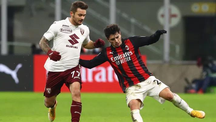 Brahim Diaz dell'A.C. Milan e Karol Linetty del Torino F.C. (Getty Images)