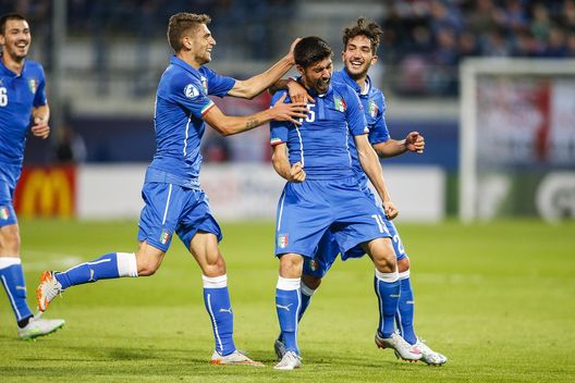 Marco Benassi, centrocampista della Nazionale Under 21, è ormai un punto fermo della squadra di Di Biagio. Marco Benassi, centrocampista della Nazionale Under 21, è ormai un punto fermo della squadra di Di Biagio.