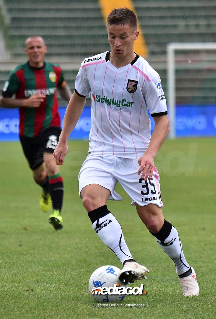  TERNI, ITALY - MAY 05:  Radoslaw Murawski of US Città di Palermo in action during the serie B match between Ternana Calcio and US Citta di Palermo at Stadio Libero Liberati on May 5, 2018 in Terni, Italy.  (Photo by Giuseppe Bellini/Getty Images) 