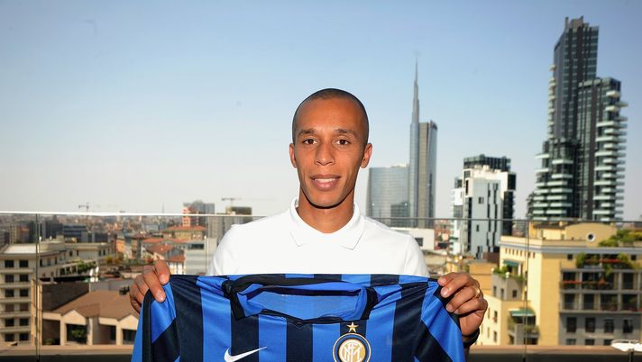 Miranda si candida al fantacalcio: “Guiderò io la difesa dell’Inter. Sono un guerriero” Miranda si candida al fantacalcio: “Guiderò io la difesa dell’Inter. Sono un guerriero” - immagine 1