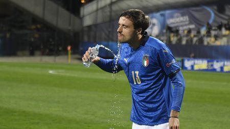 MARIBOR, SLOVENIA - MARCH 27: Luca Ranieri of Italy takes a drink  during the 2021 UEFA European Under-21 Championship Group B match between Spain and Italy at Stadion Ljudski vrt on March 27, 2021 in Maribor, Slovenia. Sporting stadiums around Slovenia remain under strict restrictions due to the Coronavirus Pandemic as Government social distancing laws prohibit fans inside venues resulting in games being played behind closed doors. (Photo by Jurij Kodrun/Getty Images)