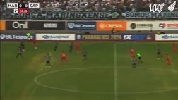 VIDEO / È calcio o tennis? Il pallone non cade mai!