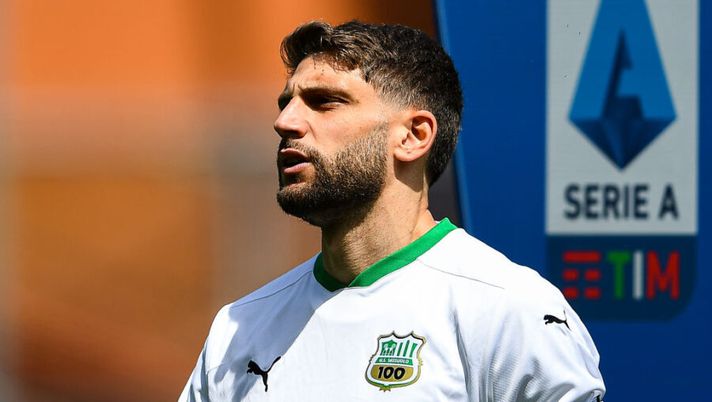 GENOA, ITALY - MAY 9: Domenico Berardi of Sassuolo looks on before the Serie A match between Genoa CFC and US Sassuolo at Stadio Luigi Ferraris on May 9, 2021 in Genoa, Italy. (Photo by Getty Images) ULTIME DAI CAMPI – Cambia il Toro! Berardi c’è, Soppy, Lazzari, out Rabiot: dubbi e novità - immagine 1