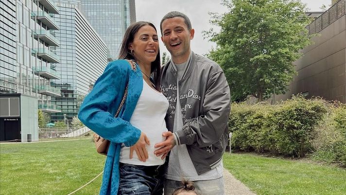 Sensi papà bis. Lui e la moglie Giulia annunciano l’arrivo del secondo figlio - immagine 1