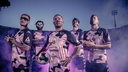 Palermo, presentata la terza maglia: rosanero camouflage “militare” mimetico (FOTO)