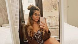 Ivana Icardi si gode il suo “sabato pigro”: i fan in delirio per le sue curve