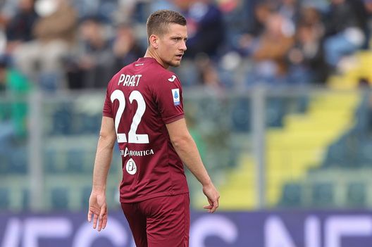 EMPOLI, ITALY - MAY 01: Dennis Praet of Torino FC looks on during the Serie A match between Empoli FC and Torino FC at Stadio Carlo Castellani on May 1, 2022 in Empoli, Italy. (Photo by Gabriele Maltinti/Getty Images) Praet