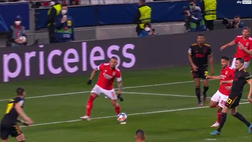 VIDEO Benfica-Ajax, l’omaggio di Yaremchuk: gol ed esultanza dedicata all’Ucraina