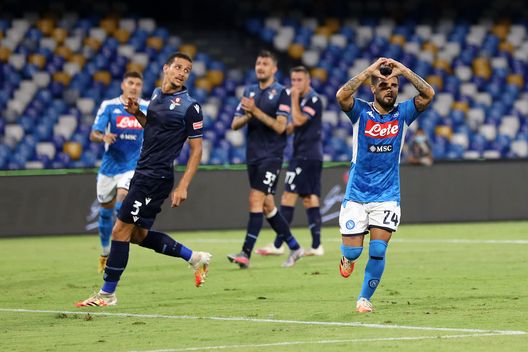 NAPLES, ITALY - AUGUST 01: Lorenzo Insigne of SSC Napoli celebrates after scoring the 2-1 goal during the Serie A match between SSC Napoli and  SS Lazio at Stadio San Paolo on August 01, 2020 in Naples, Italy. (Photo by Francesco Pecoraro/Getty Images) 