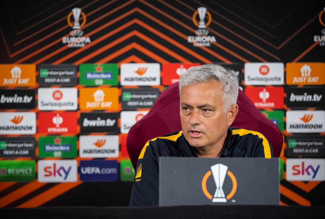 Roma, la conferenza stampa di Mourinho e Spinazzola – FOTO GALLERY - immagine 27