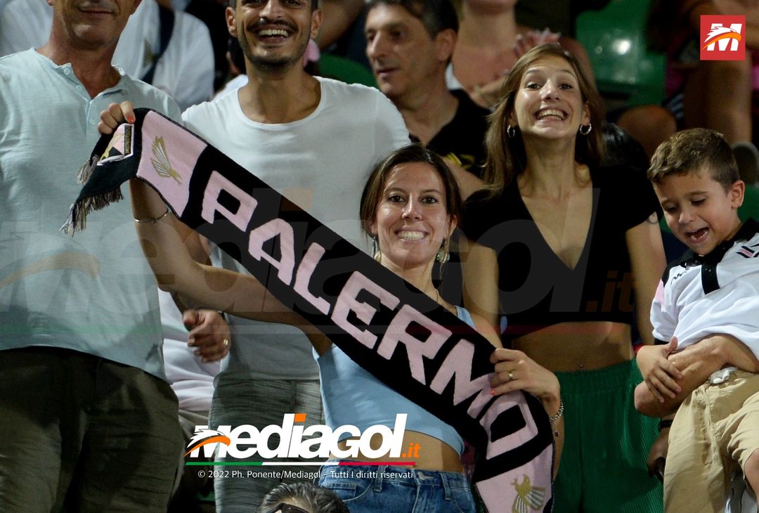 FOTOTIFO, Palermo-Genoa 1-0: i tifosi allo stadio “Renzo Barbera” (Gallery) - immagine 67