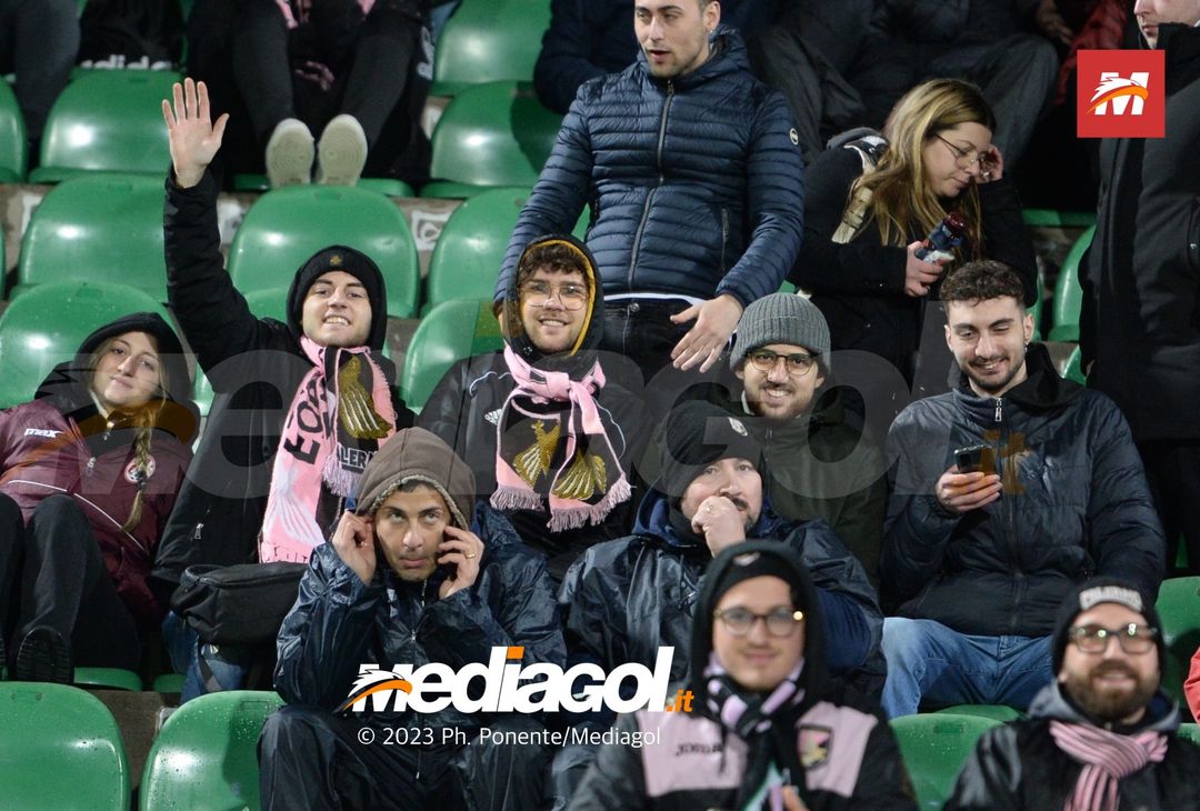 FOTOTIFO Palermo-Ternana 0-0, gli scatti ai tifosi al “Renzo Barbera” (Gallery) - immagine 17