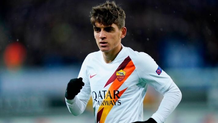 AS Roma's Spanish midfielder Gonzalo Villar looks on during the UEFA Europa League round of 32 second leg football match between KAA Gent and AS Roma, on February 27, 2020 at the KAA Gent Stadium, in Gand, Belgium. (Photo by kenzo tribouillard / AFP) (Photo by KENZO TRIBOUILLARD/AFP via Getty Images) UFFICIALE – Un titolare low cost per l’asta: Villar passa dalla Roma alla Samp - immagine 1
