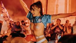 Emy Buono nuda per il Napoli, ma poi si pente: “Mi sono sentita stuprata”