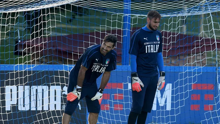 Gianluigi Donnarumma e Gianluigi Buffon, qui con la maglia della Nazionale (GETTY images)