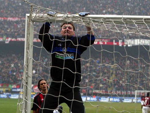MILAN - MARCH 2: Massimo Taibi of Atalanta celebrates saving a penalty during the Serie A match between AC Milan and Atalanta at the Giuseppe Meazza San Siro Stadium on March 2, 2003. (Photo by Grazia Neri/Getty Images) MILAN - MARCH 2: Massimo Taibi of Atalanta celebrates saving a penalty during the Serie A match between AC Milan and Atalanta at the Giuseppe Meazza San Siro Stadium on March 2, 2003. (Photo by Grazia Neri/Getty Images)