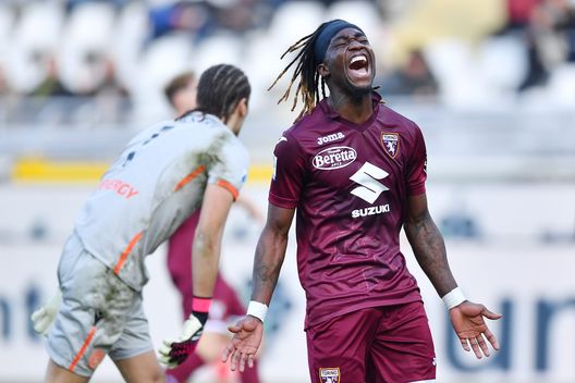 TURIN, ITALY - FEBRUARY 05: Yann Karamoh of Torino FC reacts during the Serie A match between Torino FC and Udinese Calcio at Stadio Olimpico di Torino on February 05, 2023 in Turin, Italy. (Photo by Valerio Pennicino/Getty Images) Serie A, sul fuorigioco semiautomatico è già polemica: motivo? Troppa precisione- immagine 2