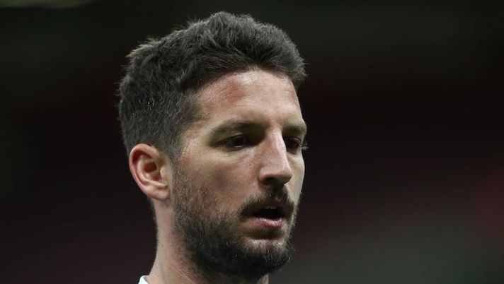 MILAN, ITALY - MARCH 14: Dries Mertens of SSC Napoli looks on during the Serie A match between AC Milan and SSC Napoli at Stadio Giuseppe Meazza on March 14, 2021 in Milan, Italy. (Photo by Marco Luzzani/Getty Images) Notizie per l’asta, chi scende e chi sale: Mertens, Rabiot, Veretout, Dybala, Brahim…- immagine 1