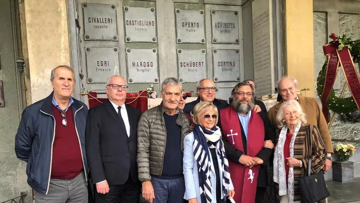 Grande Torino, commemorazione con Don Robella presso il cimitero - immagine 1