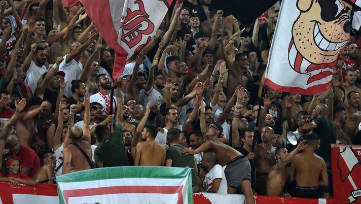 BARI, ITALY - AUGUST 06:  Fans of AS Bari during the TIM Cup match between AS Bari and Parma Calcio at Stadio San Nicola on August 6, 2017 in Bari, Italy.  (Photo by Giuseppe Bellini/Getty Images) 
