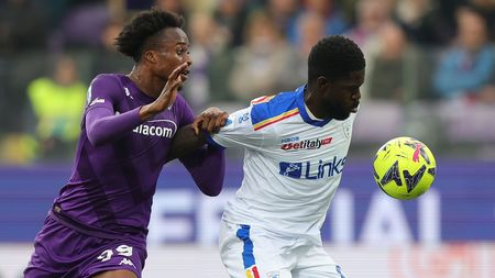 FLORENCE, ITALY - MARCH 19: Christian Michael Kouakou Kouamé of ACF Fiorentina in action against Samuel Yves Umtiti of US Lecce during the Serie A match between ACF Fiorentina and US Lecce at Stadio Artemio Franchi on March 19, 2023 in Florence, Italy. (Photo by Gabriele Maltinti/Getty Images)