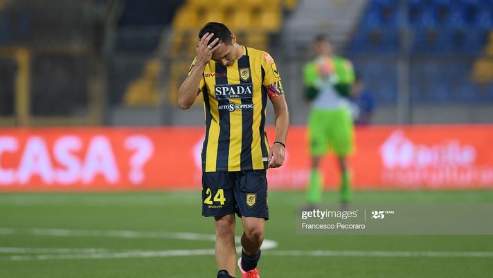 CASTELLAMMARE DI STABIA, ITALY - JULY 10: Alessandro Mastalli of SS Juve Stabia stands disappointed during the serie B match between SS Juve Stabia and Virtus Entella at Romeo Menti stadium on July 10, 2020 in Castellammare di Stabia, Italy. (Photo by Francesco Pecoraro/Getty Images for Lega Serie B) CASTELLAMMARE DI STABIA, ITALY - JULY 10: Alessandro Mastalli of SS Juve Stabia stands disappointed during the serie B match between SS Juve Stabia and Virtus Entella at Romeo Menti stadium on July 10, 2020 in Castellammare di Stabia, Italy. (Photo by Francesco Pecoraro/Getty Images for Lega Serie B)