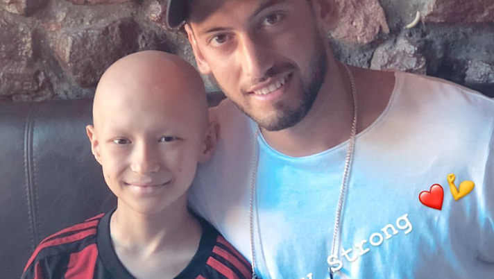Social, Calhanoglu cuore d’oro: l’incontro con il suo piccolo fan - immagine 1