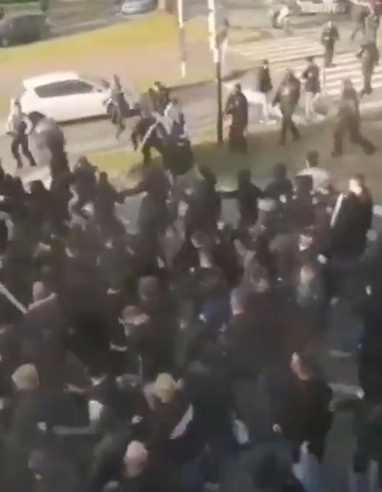 Guerriglia urbana in Portogallo: scontri tra ultras fiorentini e polizia- immagine 2