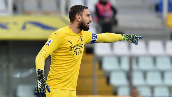 PARMA, ITALY - APRIL 10: Gianluigi Donnarumma of AC Milan in action during the Serie A match between Parma Calcio and AC Milan at Stadio Ennio Tardini on April 10, 2021 in Parma, Italy. Sporting stadiums around Italy remain under strict restrictions due to the Coronavirus Pandemic as Government social distancing laws prohibit fans inside venues resulting in games being played behind closed doors.  (Photo by Giuseppe Bellini/Getty Images) 