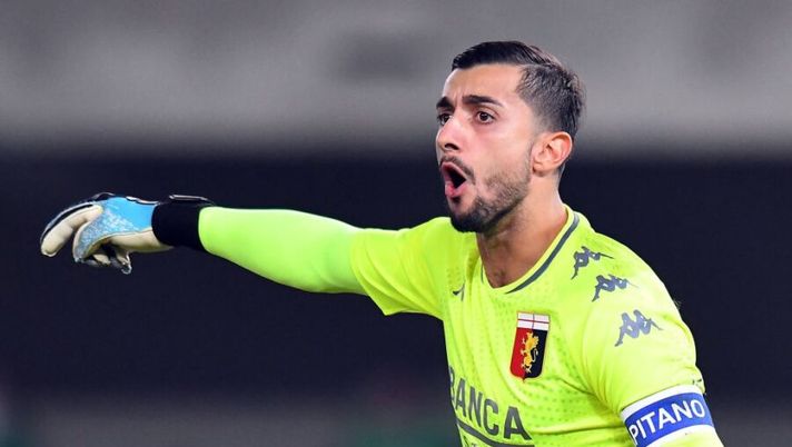 VERONA, ITALY - OCTOBER 19: Mattia Perin of Genoa CFC gestures during the Serie A match between Hellas Verona FC and Genoa CFC at Stadio Marcantonio Bentegodi on October 19, 2020 in Verona, Italy. (Photo by Alessandro Sabattini/Getty Images) Perin, può cambiare lo status al fanta: via dalla Juve a una sola condizione - immagine 1