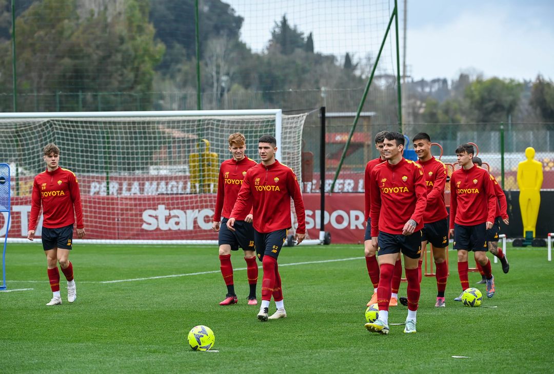 Roma, l’allenamento dopo la vittoria con la Real Sociedad: c’è Pisilli – FOTO GALLERY - immagine 2