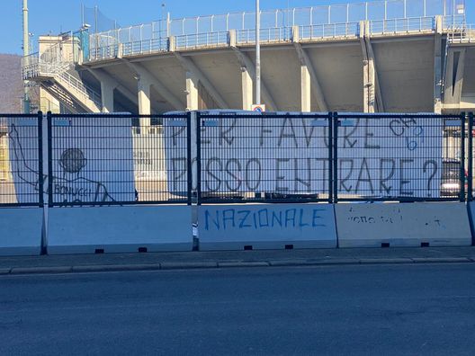 FOTO – A Bergamo lo sfottò della Curva Inter: Bonucci chiede ancora di entrare FOTO – A Bergamo lo sfottò della Curva Inter: Bonucci chiede ancora di entrare - immagine 1