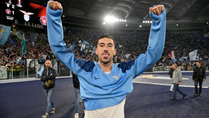 ROME, ITALY - OCTOBER 27: Mattia Zaccagni of SS Lazio celebrates a victory after the UEFA Europa League group F match between SS Lazio and FC Midtjylland at Stadio Olimpico on October 27, 2022 in Rome, Italy. (Photo by Marco Rosi - SS Lazio/Getty Images) La Preview per la 12a giornata: i nostri consigli per ogni partita, chi schierare e chi evitare - immagine 1