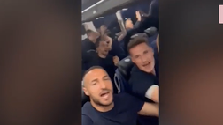 VIDEO Inter, baraonda nerazzurra sul volo verso Milano: Eriksen e Young scatenati
