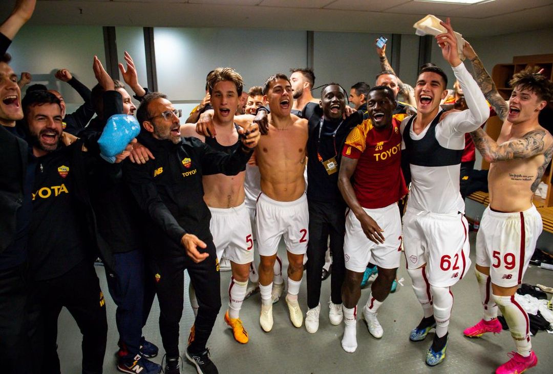La Roma in finale di Europa League: che festa negli spogliatoi – FOTO GALLERY - immagine 32