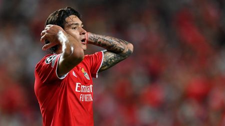 LISBON, PORTUGAL - OCTOBER 20: Darwin Nunez of Benfica reacts after a missed opportunity during the UEFA Champions League group E match between SL Benfica and Bayern Muenchen at Estadio da Luz on October 20, 2021 in Lisbon, Portugal. (Photo by Stuart Franklin/Getty Images) LISBON, PORTUGAL - OCTOBER 20: Darwin Nunez of Benfica reacts after a missed opportunity during the UEFA Champions League group E match between SL Benfica and Bayern Muenchen at Estadio da Luz on October 20, 2021 in Lisbon, Portugal. (Photo by Stuart Franklin/Getty Images)