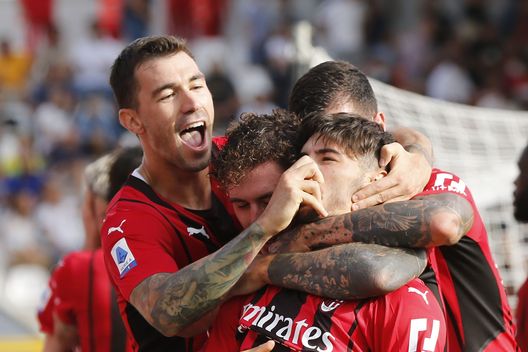 Il Milan esulta dopo un gol allo Spezia Il Milan esulta dopo un gol allo Spezia